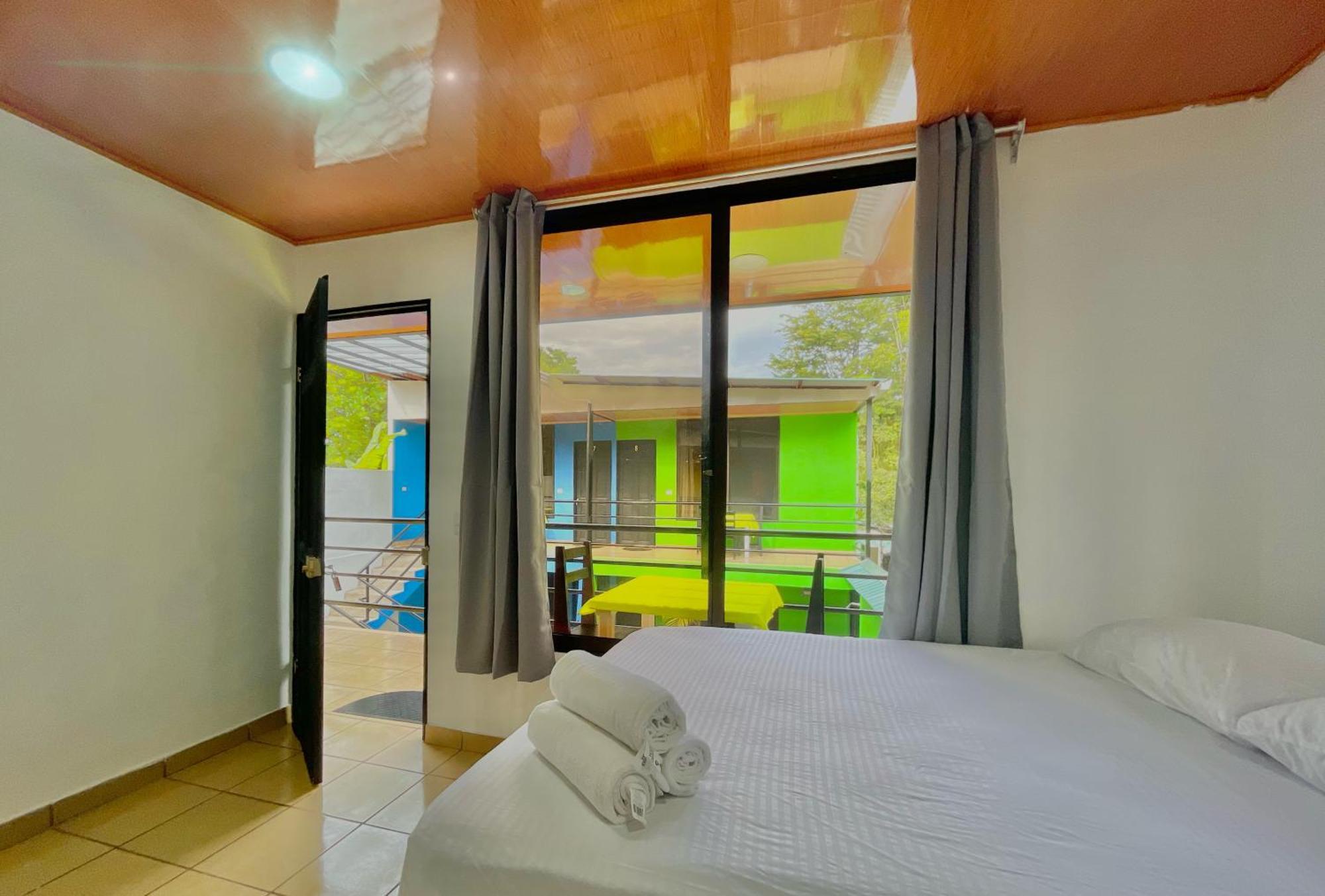 Carey Lodging Tortuguero Εξωτερικό φωτογραφία