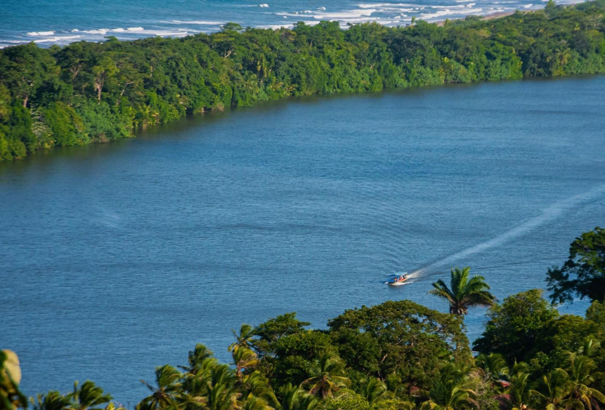 Carey Lodging Tortuguero Εξωτερικό φωτογραφία