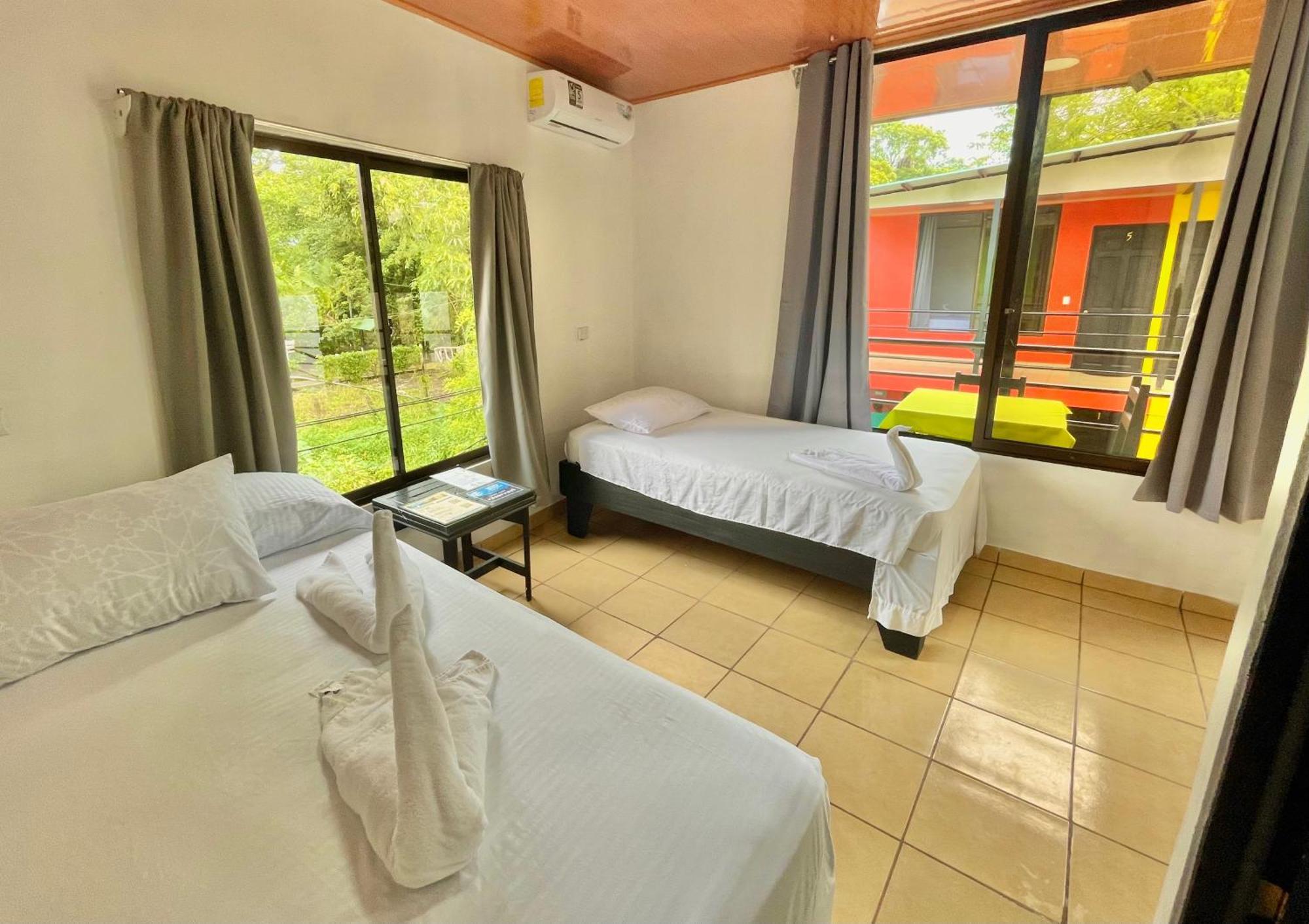 Carey Lodging Tortuguero Δωμάτιο φωτογραφία