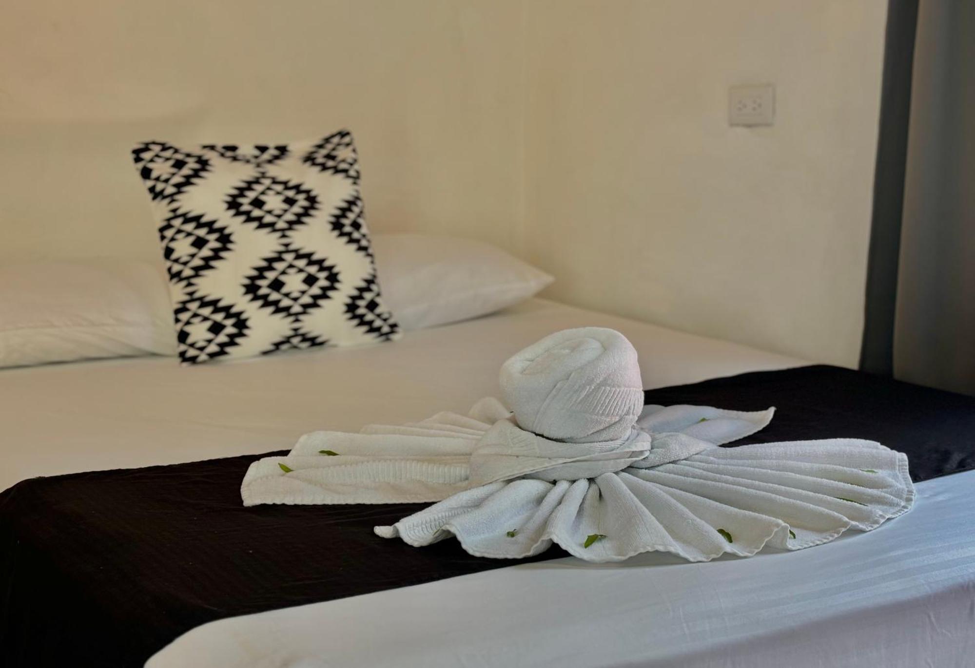 Carey Lodging Tortuguero Εξωτερικό φωτογραφία