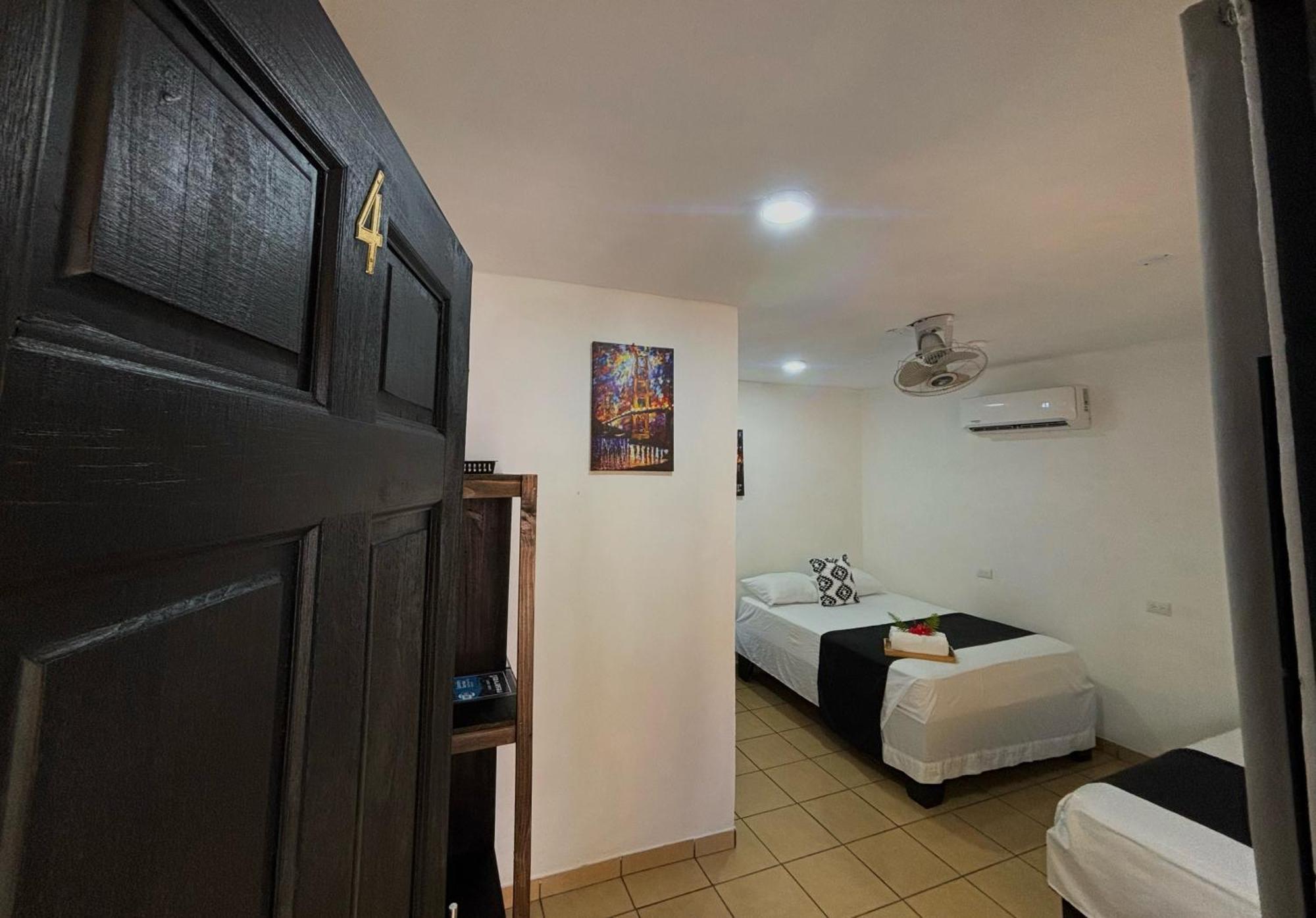 Carey Lodging Tortuguero Δωμάτιο φωτογραφία